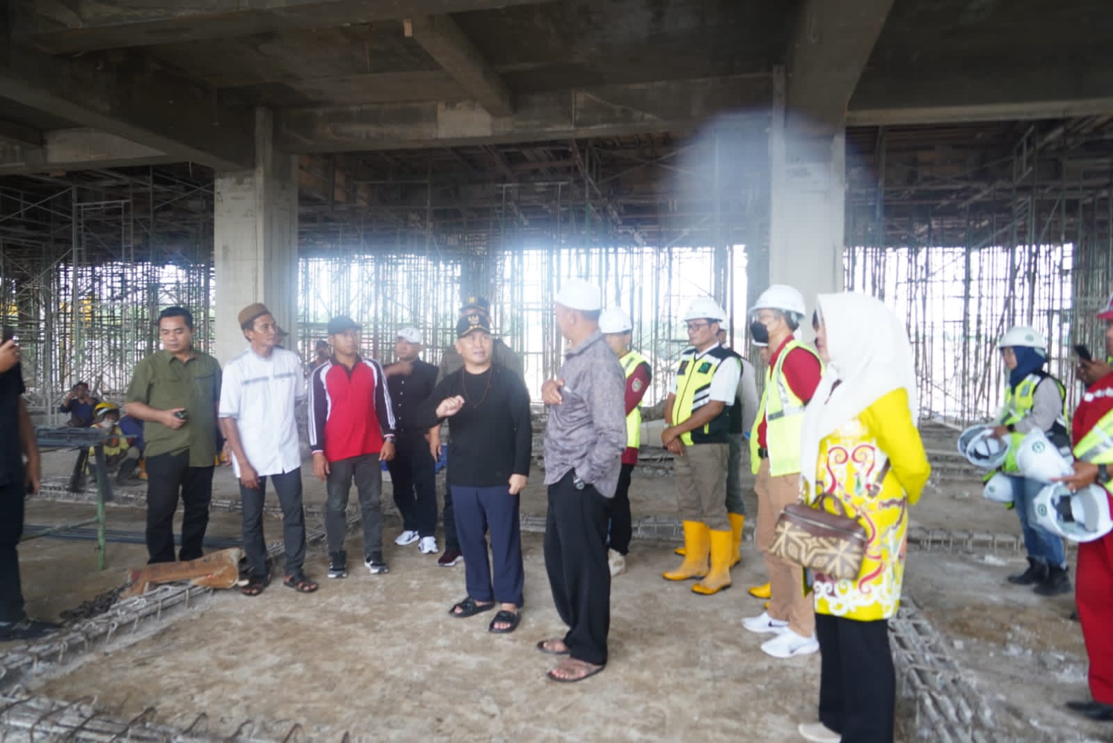 Tinjau Progres Pembangunan RSUD di Desa Pembuang Hulu Seruyan, Gubernur Sugianto Sabran Komitmen Tingkatkan Pelayanan Kesehatan Masyarakat