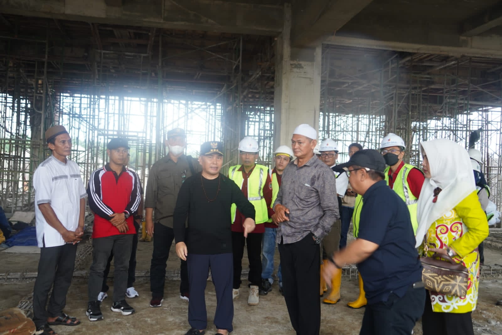 Tinjau Progres Pembangunan RSUD di Desa Pembuang Hulu Seruyan, Gubernur Sugianto Sabran Komitmen Tingkatkan Pelayanan Kesehatan Masyarakat