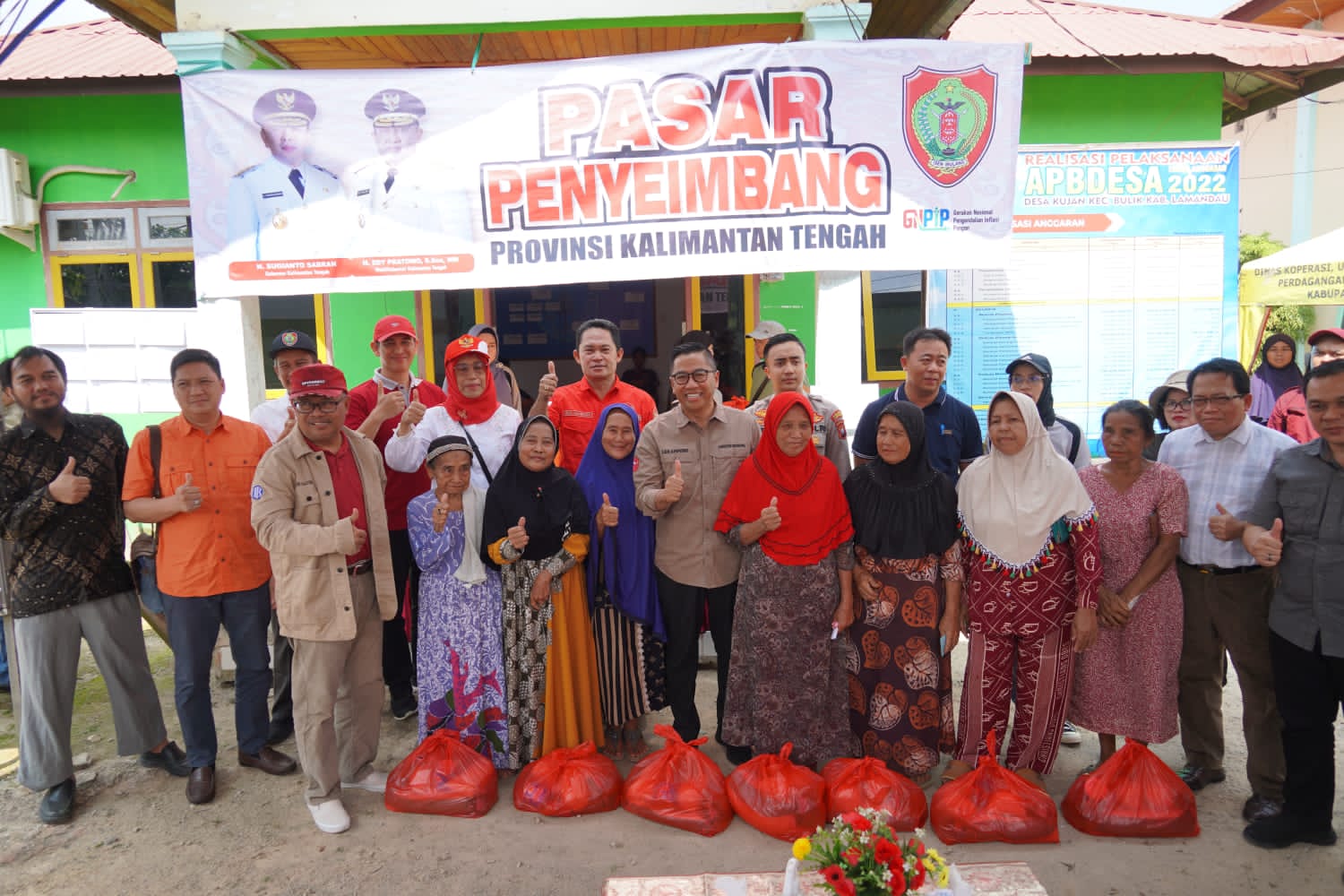 Buka Pasar Penyeimbang di Lamandau, Asisten Ekbang Leonard S. Ampung Harapkan Dapat Ringankan Beban Masyarakat Jelang Idulfitri