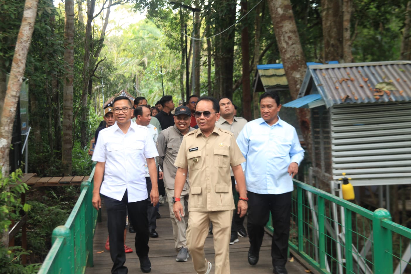 Kepala BAPPERIDA Prov. Kalteng Dampingi Gubernur Kunjungi Wisata Edukasi Hutan Kota Nyaru Menteng Berkah 
