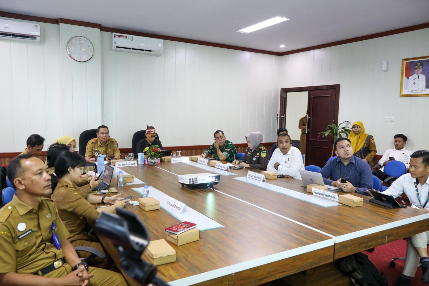 Pemprov Kalteng Ikuti Rakor Pengendalian Inflasi 2026 dan Evaluasi Program 3 Juta Rumah Bersama Kemendagri