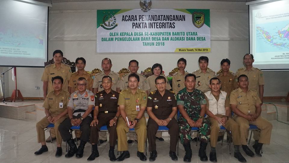 Tingkatkan Pengawasan Dana Desa, Seluruh Kepala Desa Se -Kabupaten Barito Utara Tandatangani Fakta Integritas