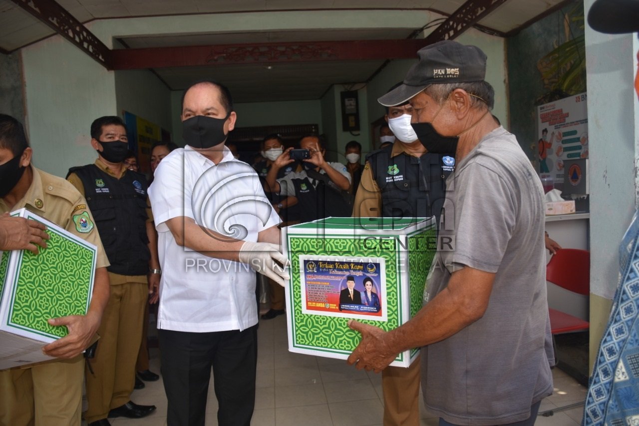 Ben Berikan Bantuan Korban Kebakaran