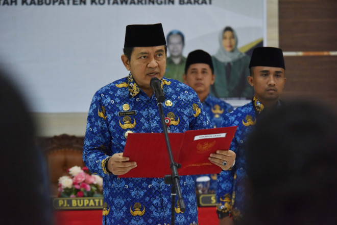 Pj Bupati Budi Santosa Lantik 69 Pejabat Administrator dan Pengawas