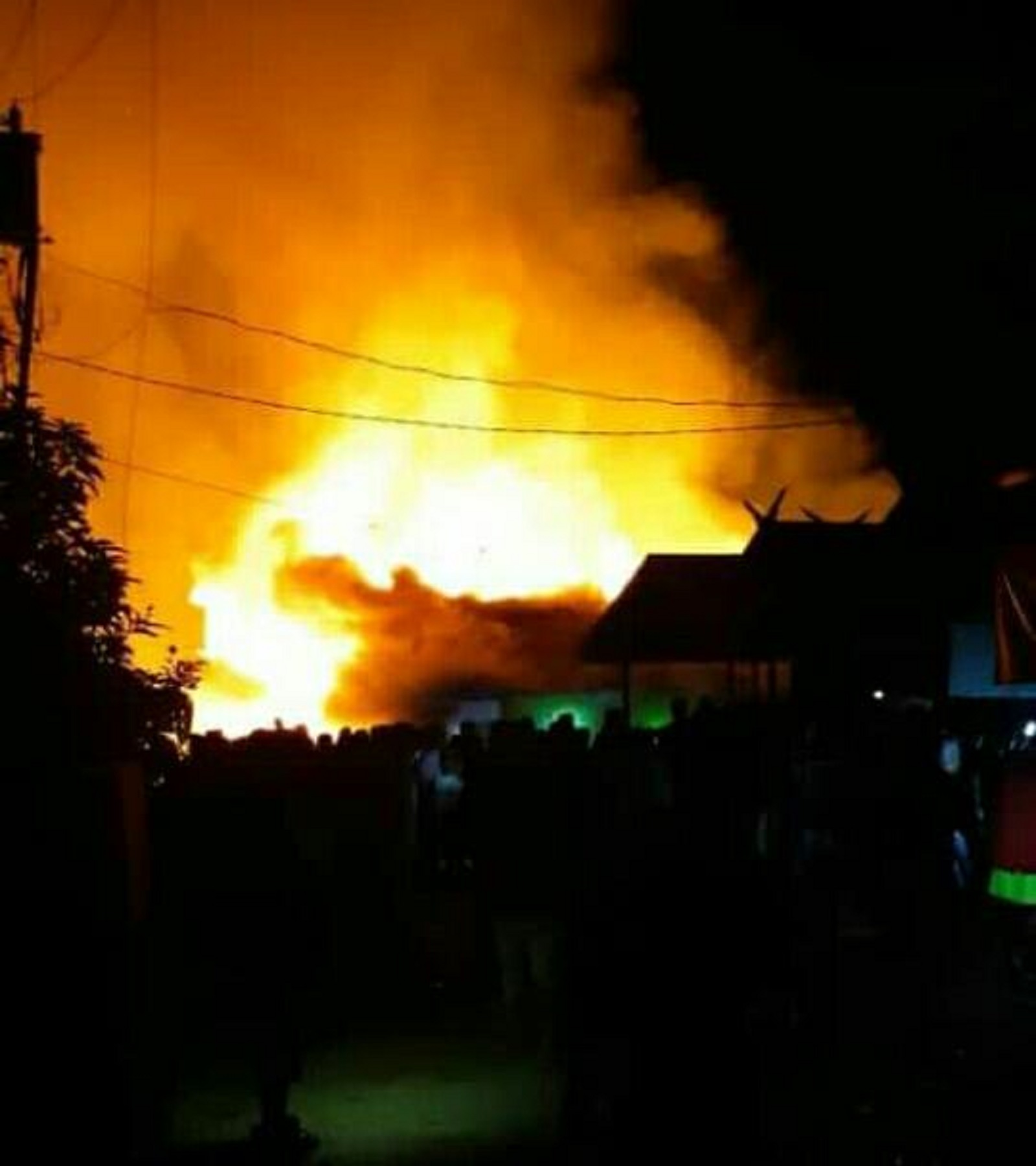 Amukan Sijago Merah Lahap Sejumlah Pemukiman Warga Desa Mangkahui