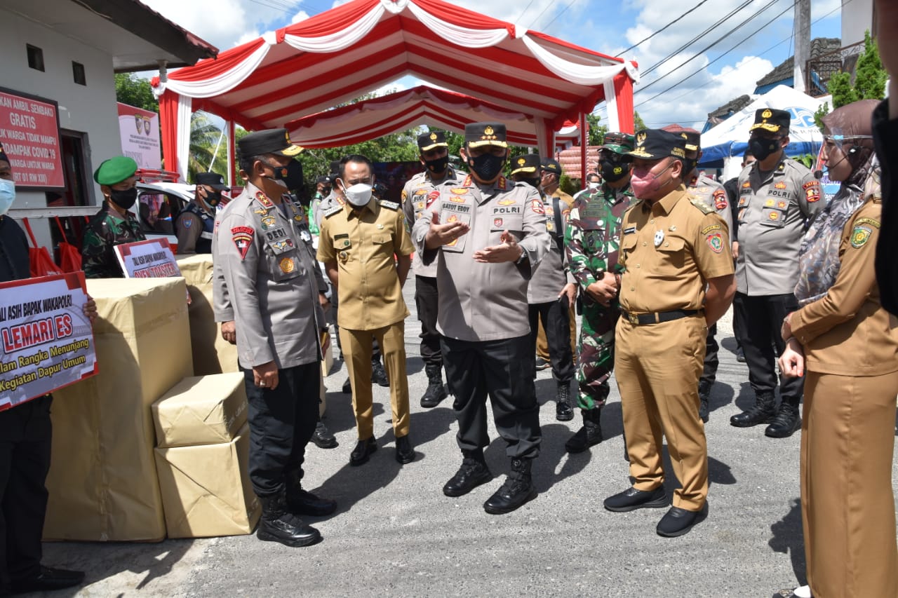 Gubernur Kalteng Mendampingi Wakapolri Meninjau Posko PPKM di Palangka Raya