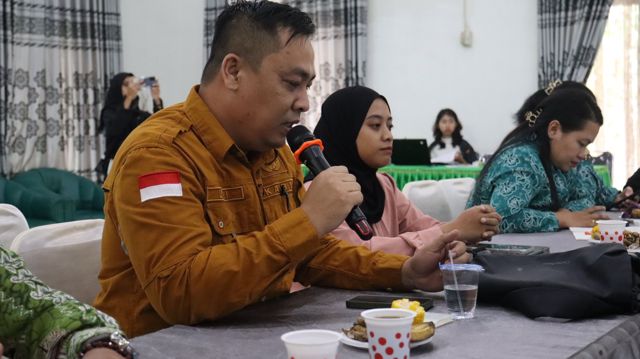 Pemkab Gumas Bekerja Sama dengan Poltekkes Palangka Raya Gelar Focus Group Discussion