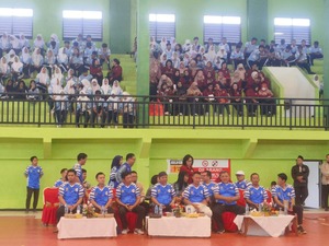 Pembukaan O2SN SMA/SMK Kotim 2025 Meriah! Tarian Daerah dan Semangat Sportif Warnai Gedung Voli Indoor Sampit