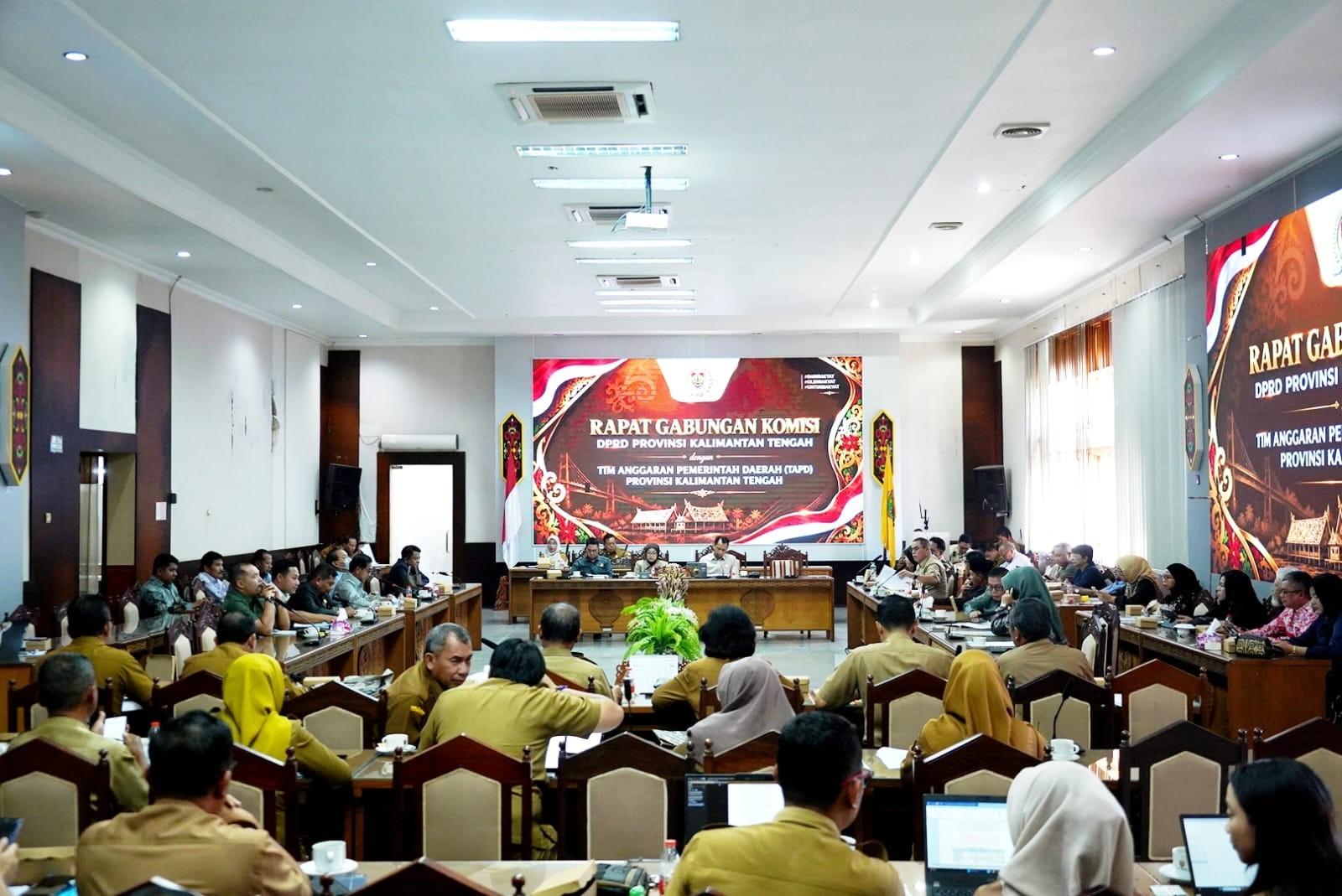 Pj. Sekda Kalteng Hadiri Rapat Gabungan Komisi DPRD, Tekankan Sinergi dalam Pembahasan Raperda Pertanggungjawaban APBD 2025   