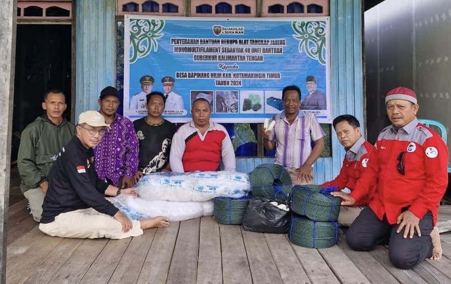 Tingkatkan Produksi Perikanan Tangkap, Pemprov Kalteng Berikan Bantuan Alat Tangkap Gillnet Milenium