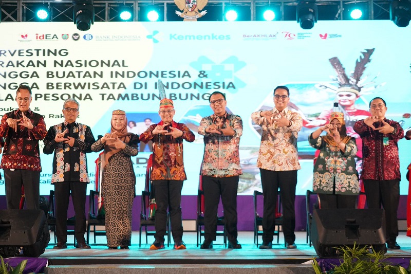 Fokus pada Pengembangan Sektor Pariwisata dan UMKM, Asisten Ekbang Sri Widanarni Buka Harvesting GERNAS BBI - BBWI dan Pesona Tambun Bungai 2024