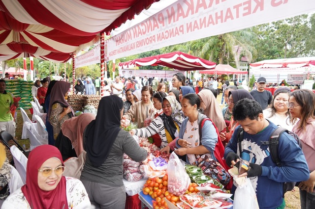 Sahli KSDM Suhaemi Buka Gerakan Pangan Murah di Kota Palangka Raya