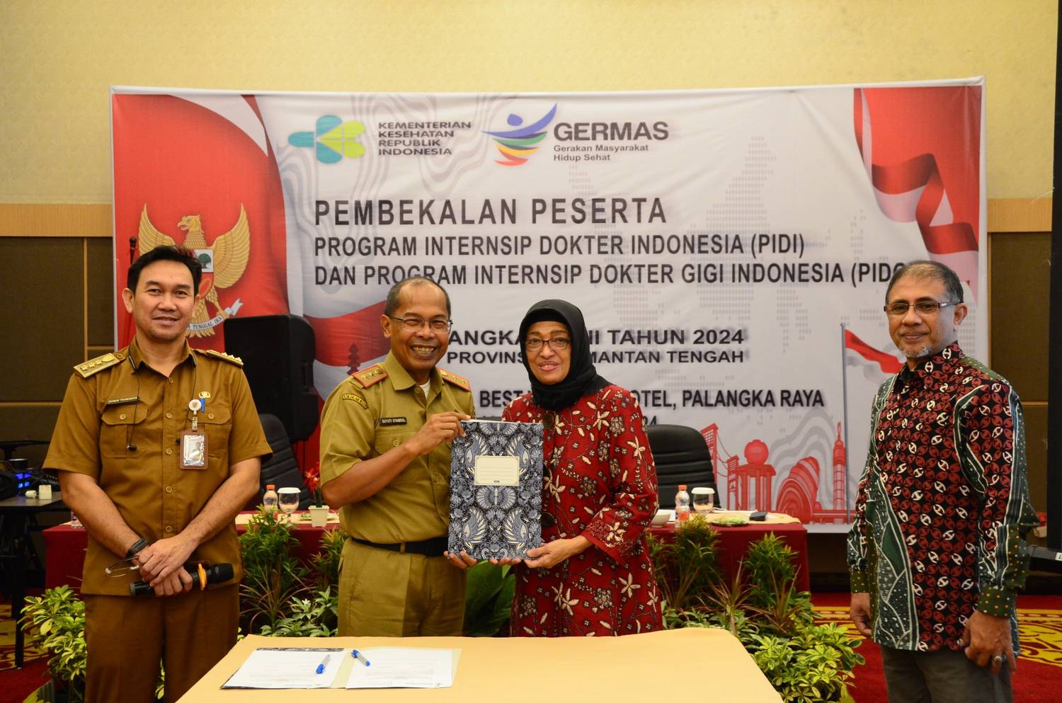 Dinkes Prov. Kalteng Berikan Pembekalan bagi Dokter Internsip dan Dokter Gigi Internsip Tahun 2024