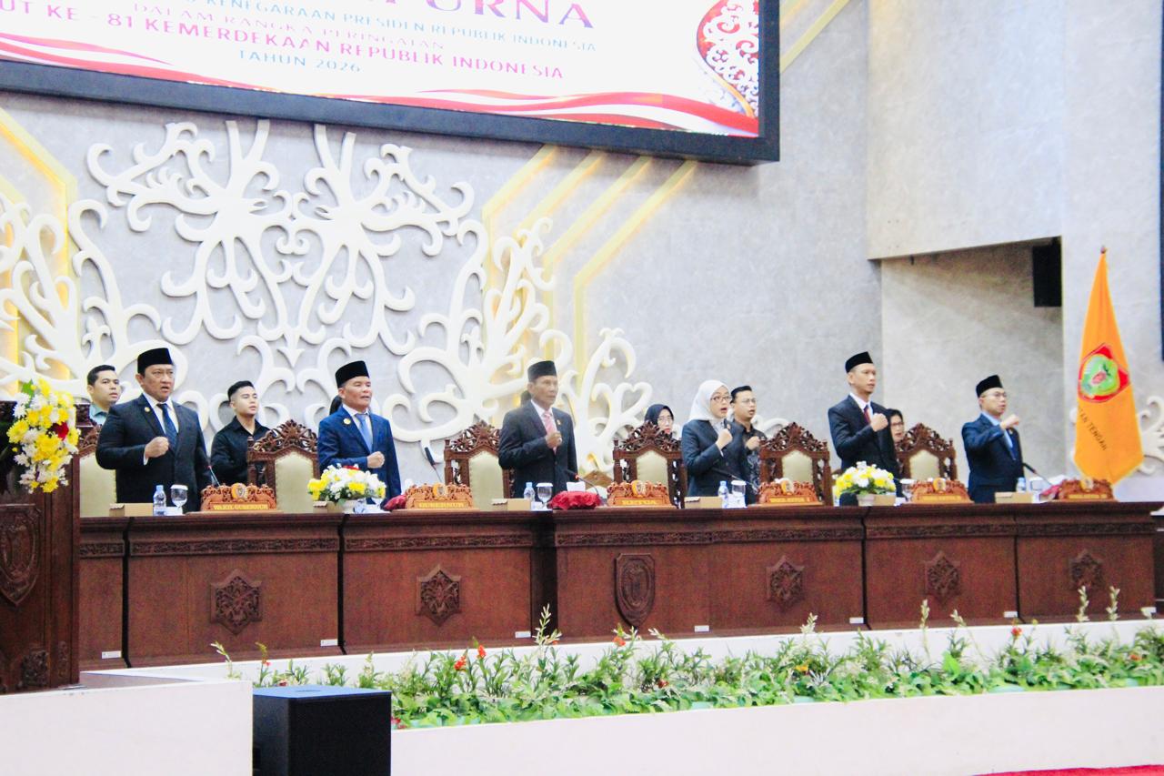 Rapat Paripurna DPRD Kalteng, Gubernur dan Wagub Dengarkan Pidato Kenegaraan Presiden