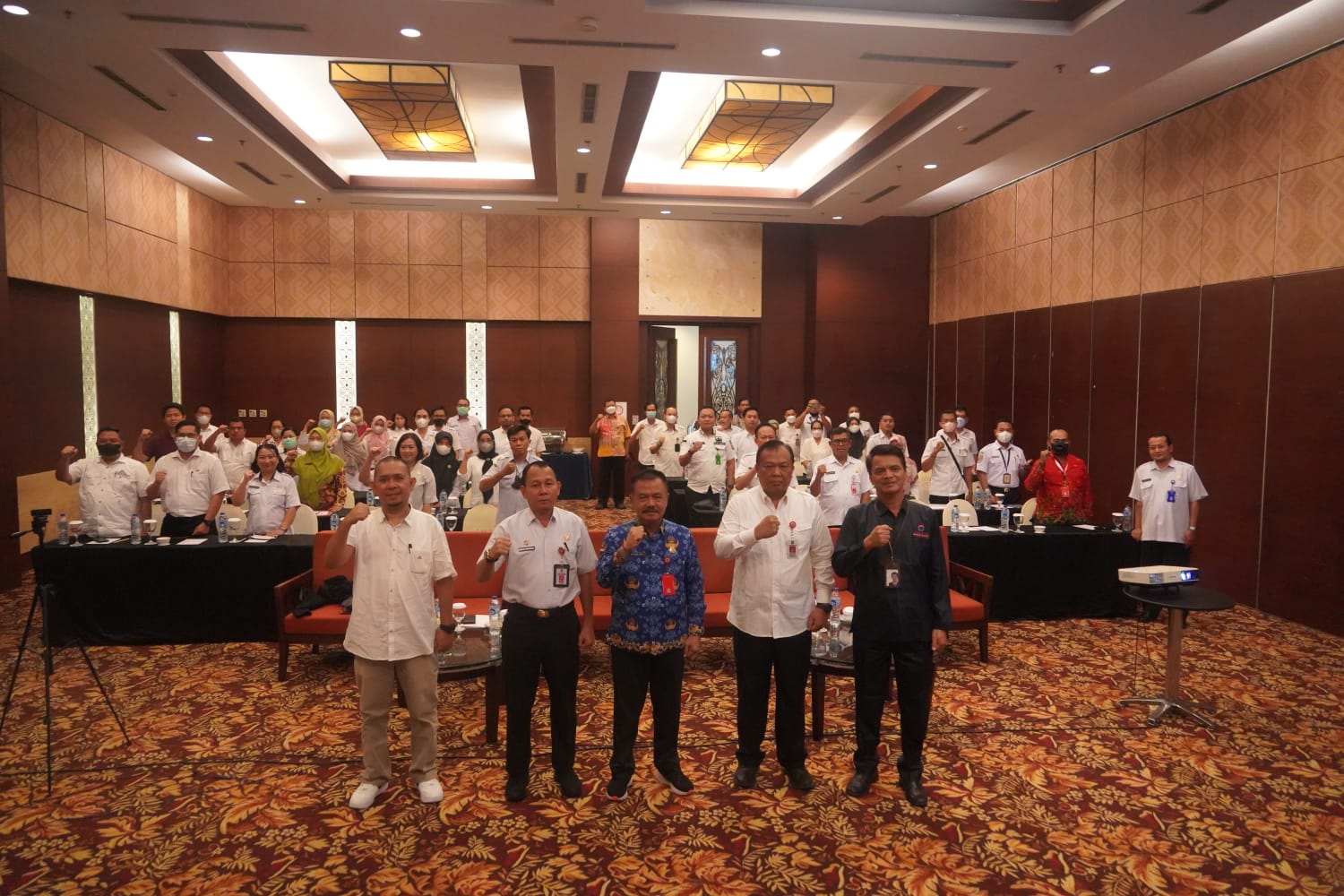 Sahli Gubernur Bidang Pemerintahan Hukum dan Politik Herson B Aden Buka Rakor Asistensi Penerapan PTSP 