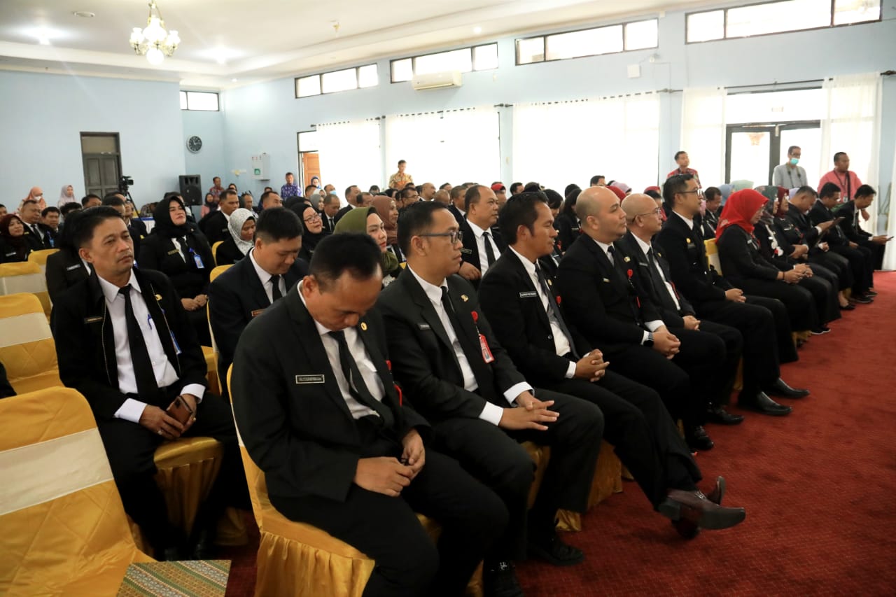Sekda Nuryakin Tutup Pelatihan Kepemimpinan Administrator Gelombang I Angkatan I, II, dan III Pemprov Kalteng Tahun 2023