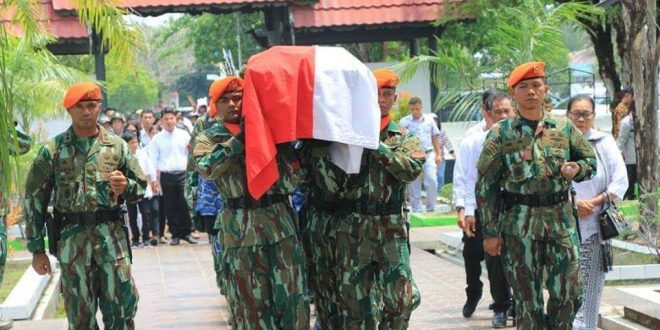 Veteran Penerjun Pertama TNI AU Dimakamkan di Taman Makam Pahlawan Sanaman Lampang