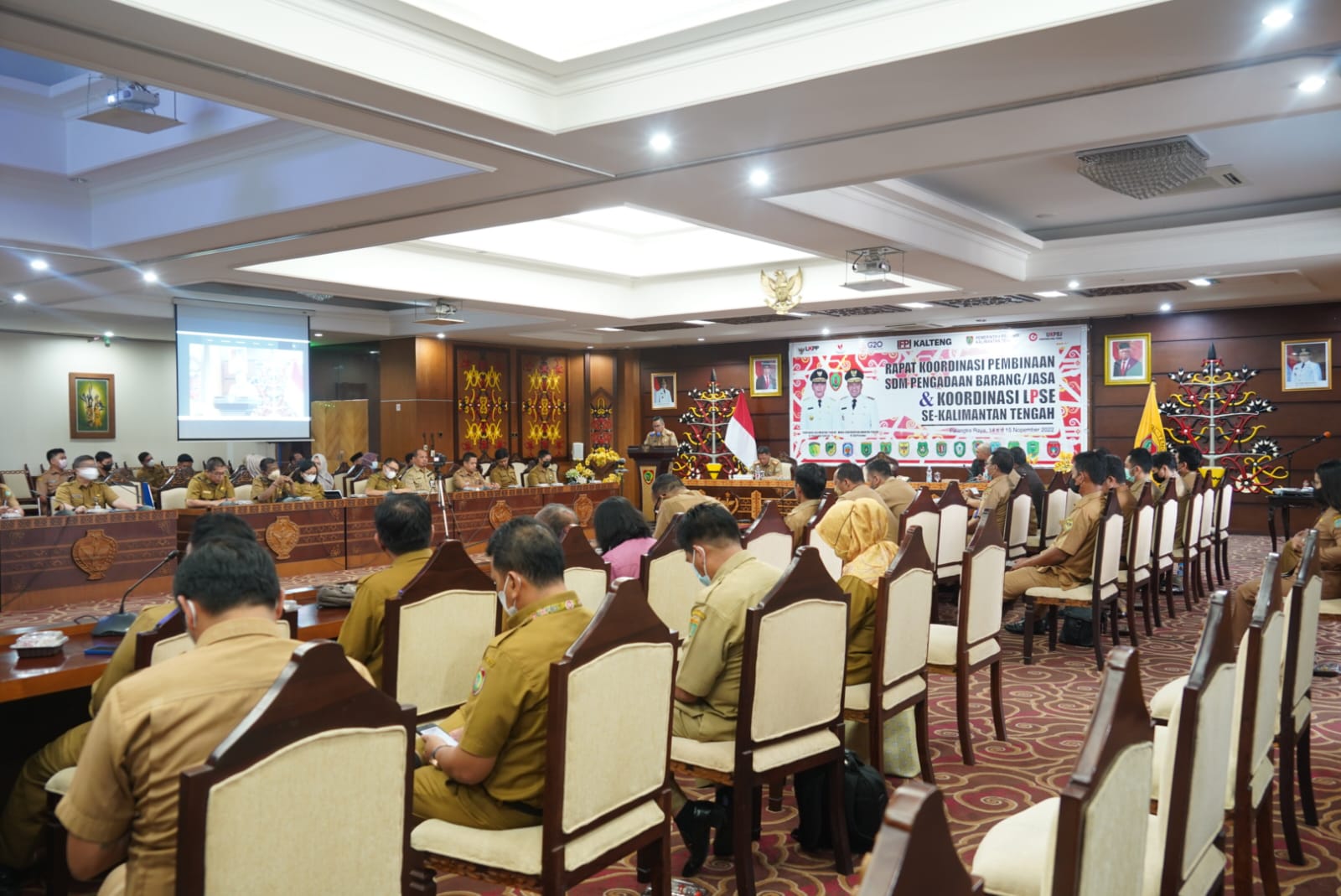 Asisten Ekbang Leonard S. Ampung : Pentingnya Peningkatan Profesionalitas SDM UKPBJ Demi Wujudkan LPSE yang Handal dan Mandiri 