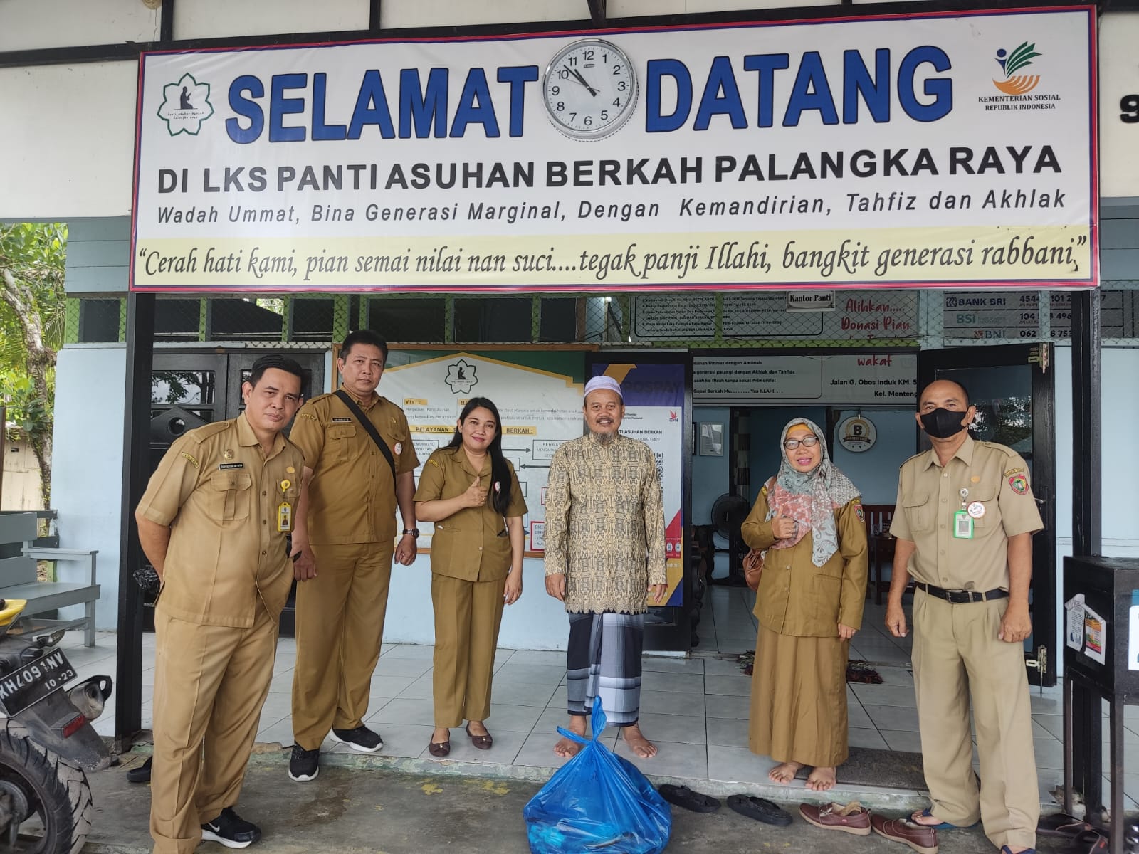 Dislutkan Provinsi Kalimantan Tengah Bagikan Ikan Segar ke Panti Asuhan