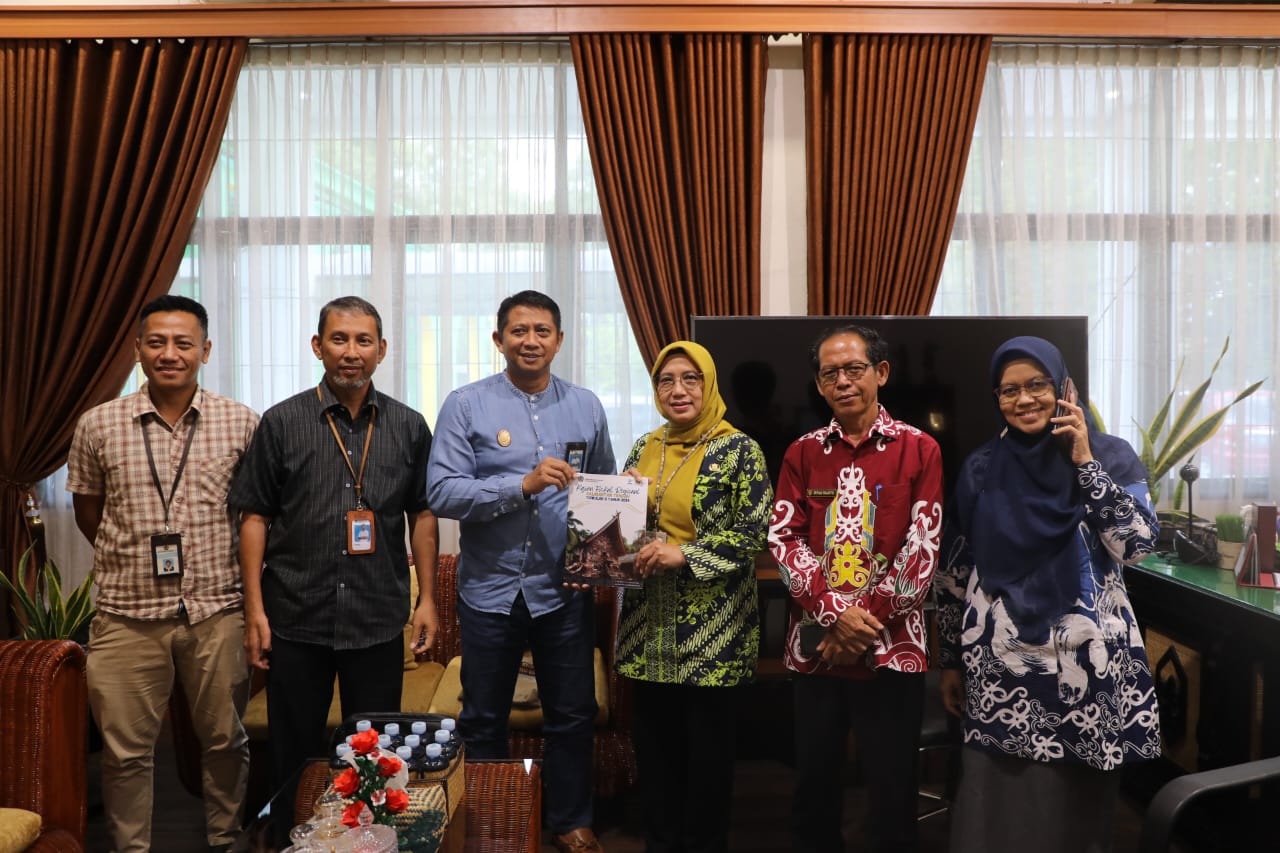 Kadis TPHP Terima Kajian Fiskal Regional Kalteng Triwulan II 2024 dari DjPb Prov. Kalteng