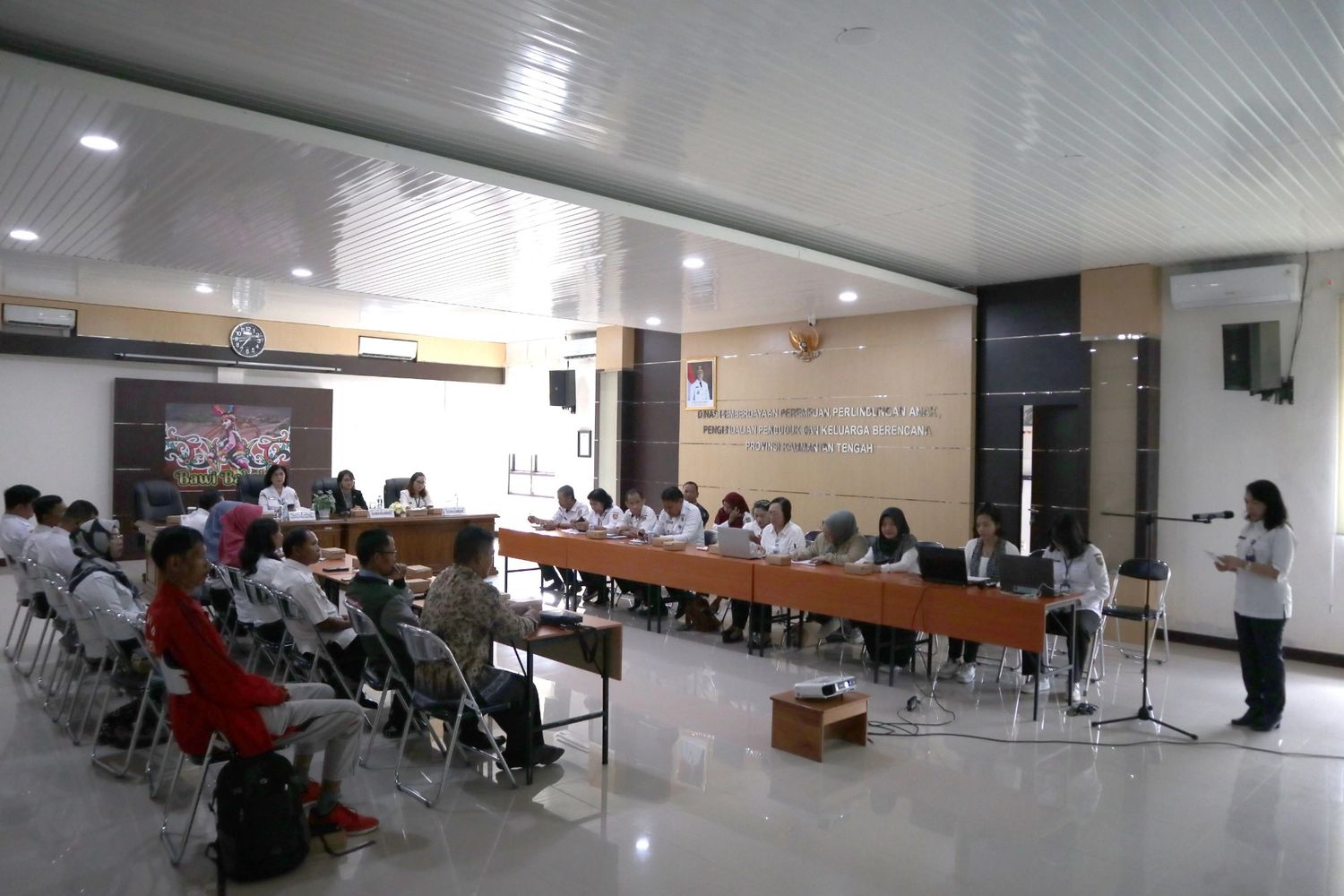 DP3APPKB Prov. Kalteng Laksanakan Pertemuan Koordinasi dan Kerja Sama Lintas Sektor Pencegahan Kekerasan Terhadap Anak di Kalimantan Tengah Tahun 2024
