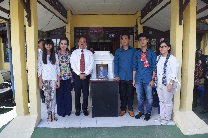 Bupati Kapuas Lepas Keberangkatan Jenazah Susi 