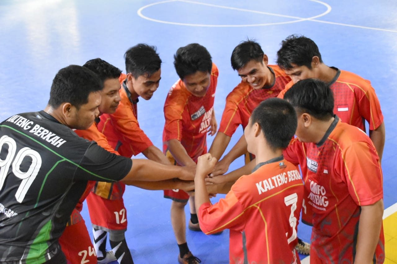 Diskominfo Kalteng Berikan Dukungan Kepada Tim Porwanas Futsal Kalteng