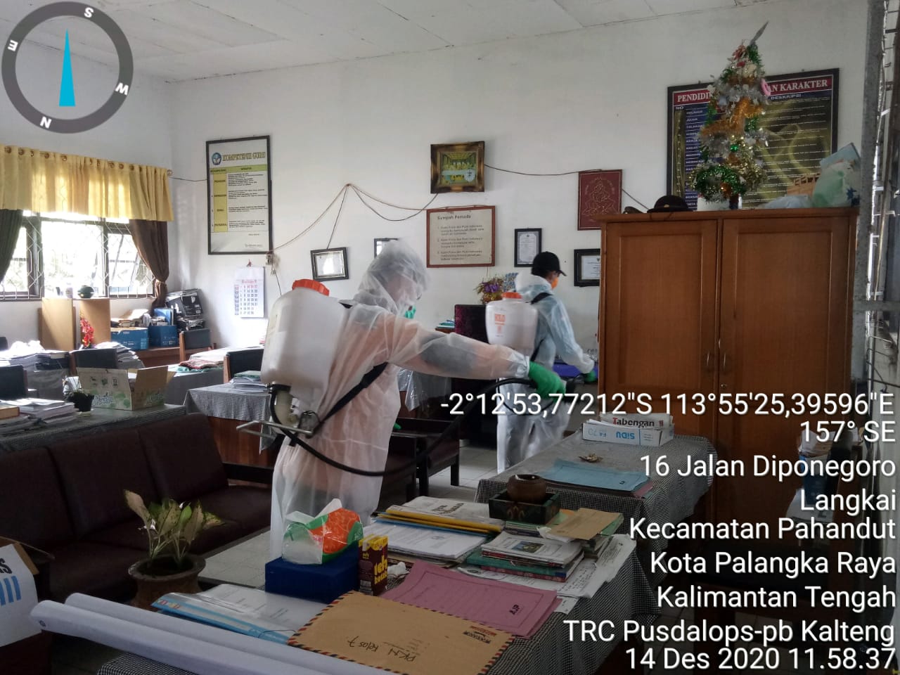 Penyemprotan Disinfektan Secara Rutin Daerah Rawan Covid-19