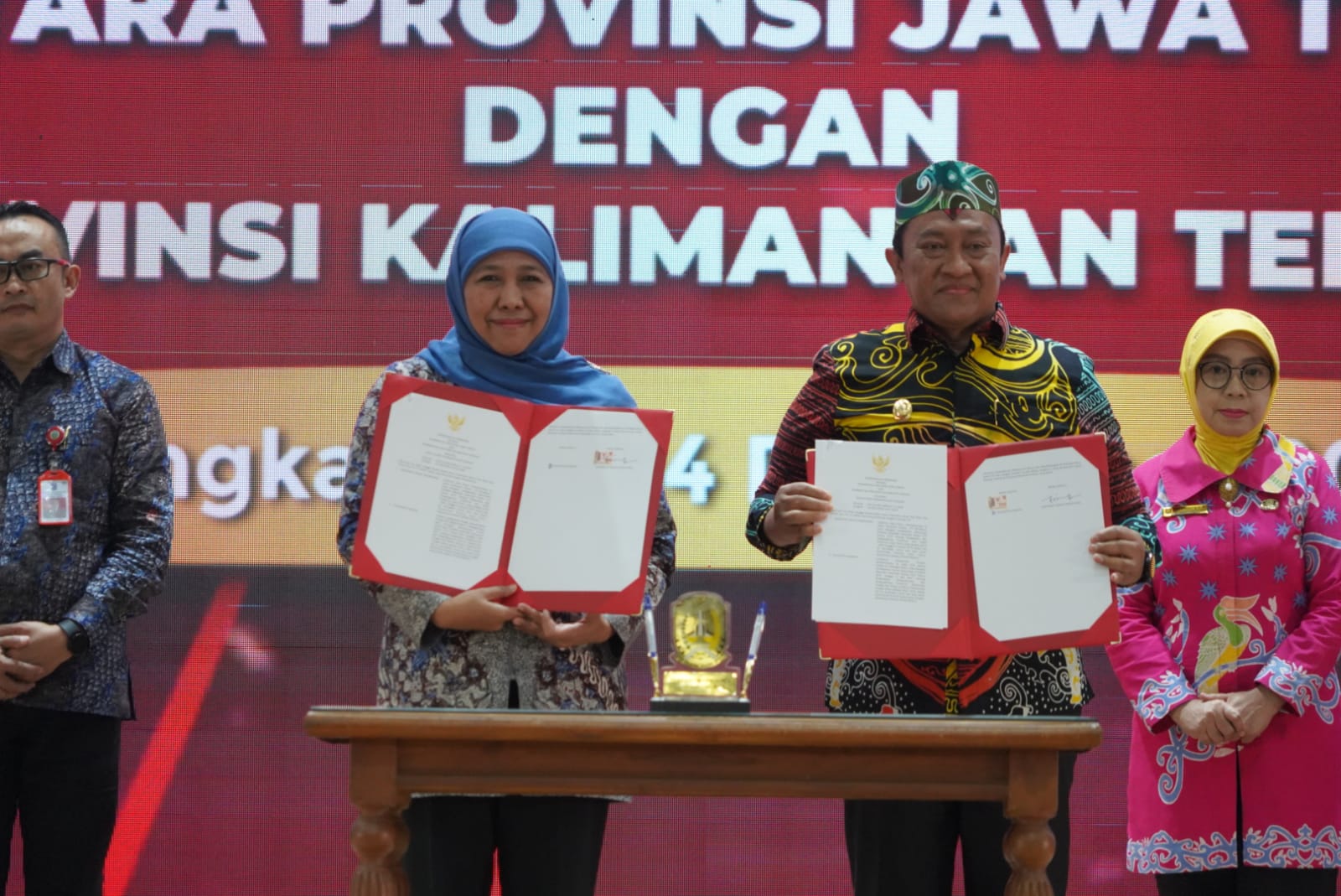 Provinsi Jawa Timur dan Provinsi Kalimantan Tengah Teken MoU Misi Dagang