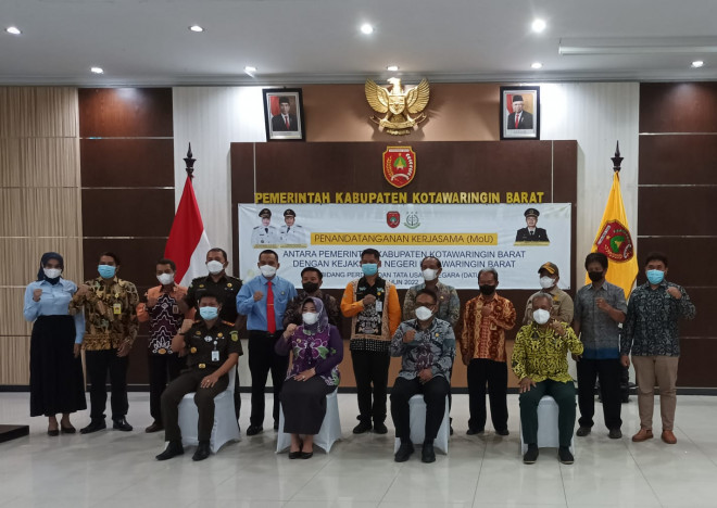 Pemkab dan Kejari Kobar Teken MoU di Bidang Perdata dan Tata Usaha Negara