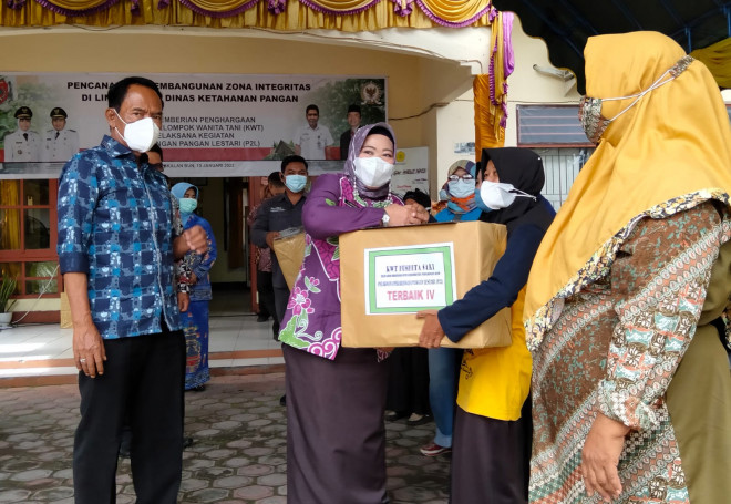 Bupati Hj Nurhidayah Dukung Komitmen Seluruh Jajaran DKP Kobar Wujudkan WBK dan WBBM