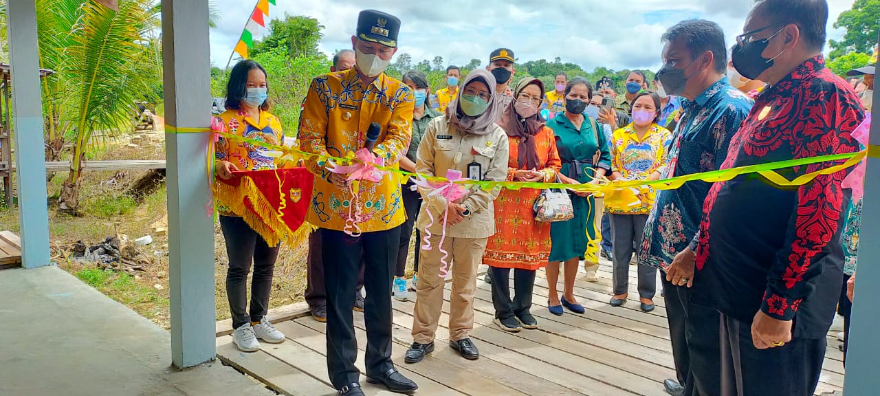 Kepala Dinas Ketahanan Pangan Prov. Kalteng Hadiri Peresmian Lumbung Pangan Masyarakat di Kabupaten Gunung Mas