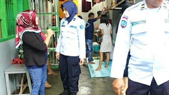Cegah Penyebaran Penyakit, Lapas Sampit Lakukan Bersih Bersih Lingkungan Blok Napi Dan Tahanan