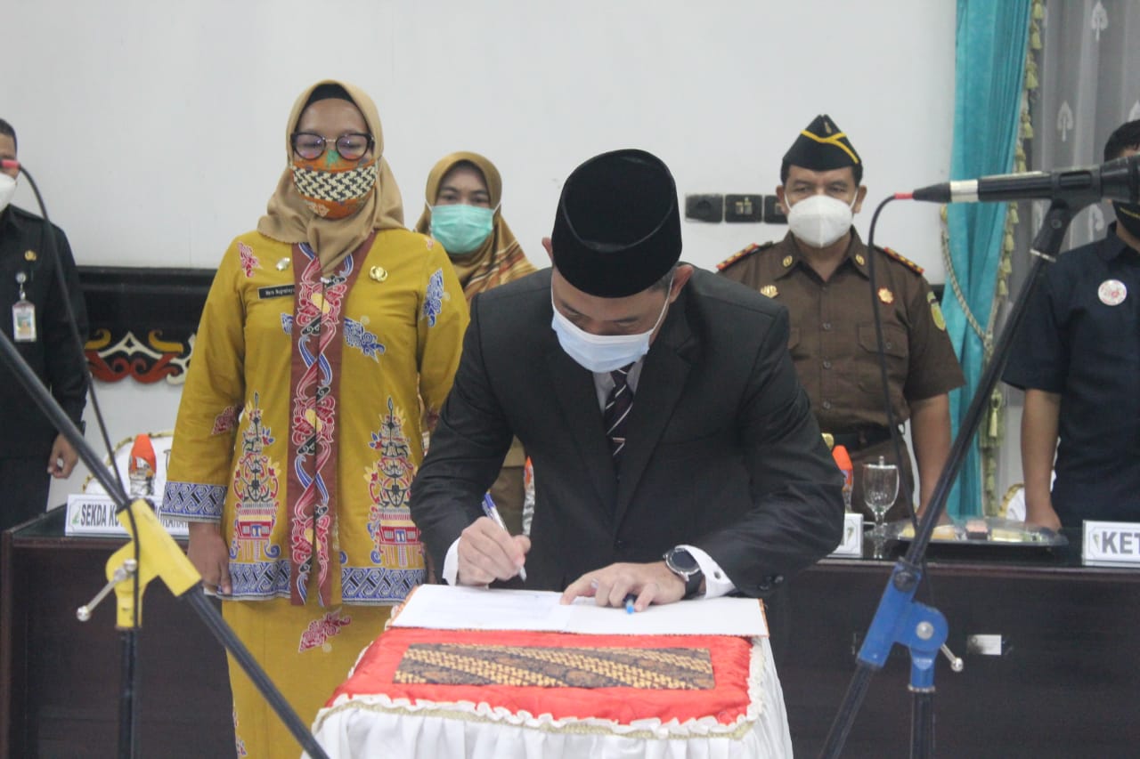 Sekda Kalteng Fahrizal Fitri : Penjabat Sekda Harus Dapat Memastikan Program-Program Prioritas Pemerintah Kabupaten Kotawaringin Timur Agar Dapat Berjalan Sesuai Dengan Perencanaan