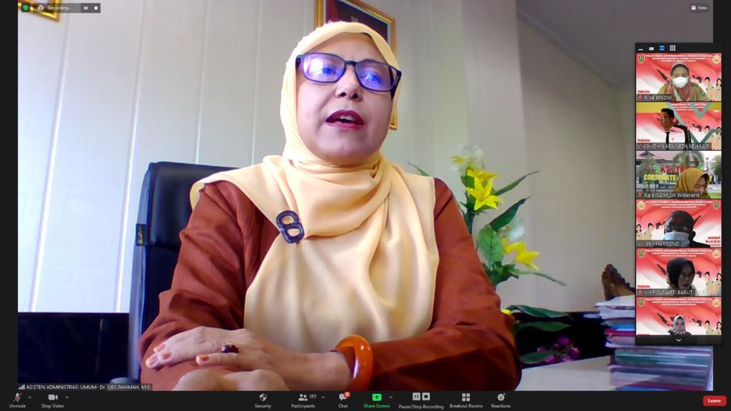Asisten Adum Lies Fahimah Beri Ceramah Umum Peserta Pelatihan Kepemimpinan Administrator