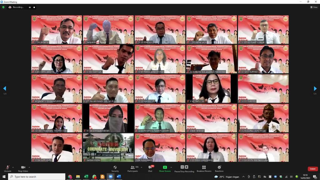 Asisten Adum Lies Fahimah Beri Ceramah Umum Peserta Pelatihan Kepemimpinan Administrator
