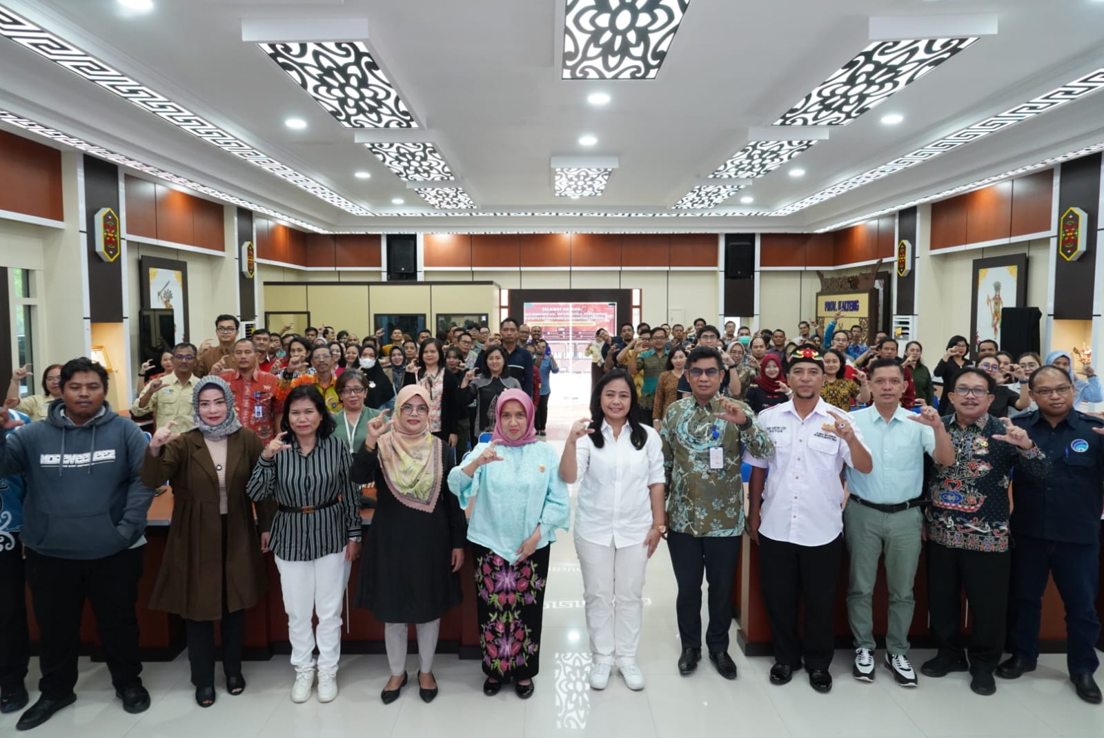 Mewakili Sekda Prov. Kalteng, Kadiskominfosantik Buka Bimtek Peningkatan Kapasitas PPID Kalteng