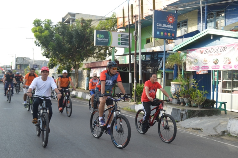 Ermal Bersepeda Bersama Kapolda dan Wakajati