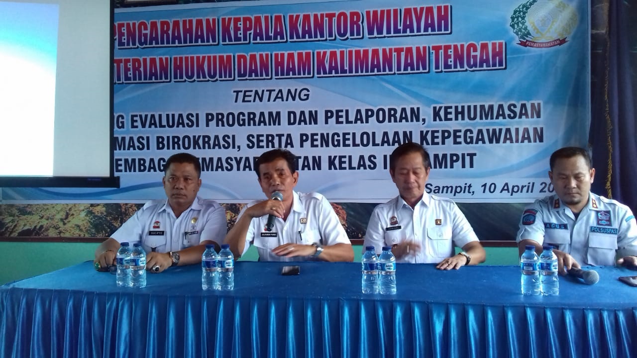Kakanwil Berserta Kadiv Pemasyarakatan dan Administrasi Sambangi Lapas dan Imigrasi di Sampit