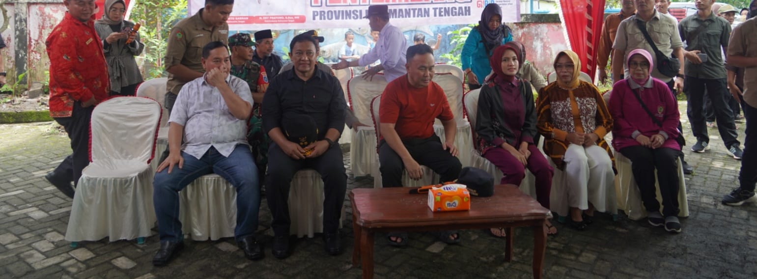 Gubernur Kalteng Sugianto Sabran Sambangi Pasar Penyeimbang di Kantor Camat Baamang Sampit