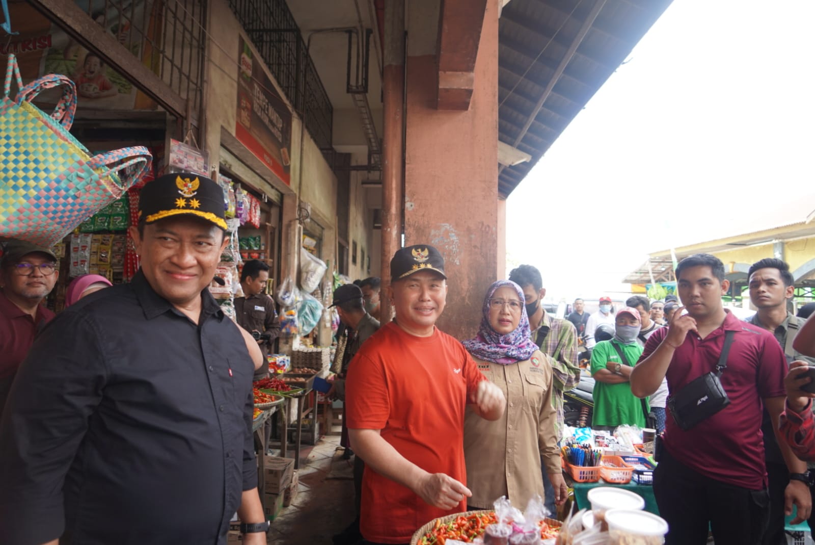 Tekan Laju Inflasi Jelang Idulfitri, Gubernur Sugianto Sabran Sidak Pasar PPM Sampit