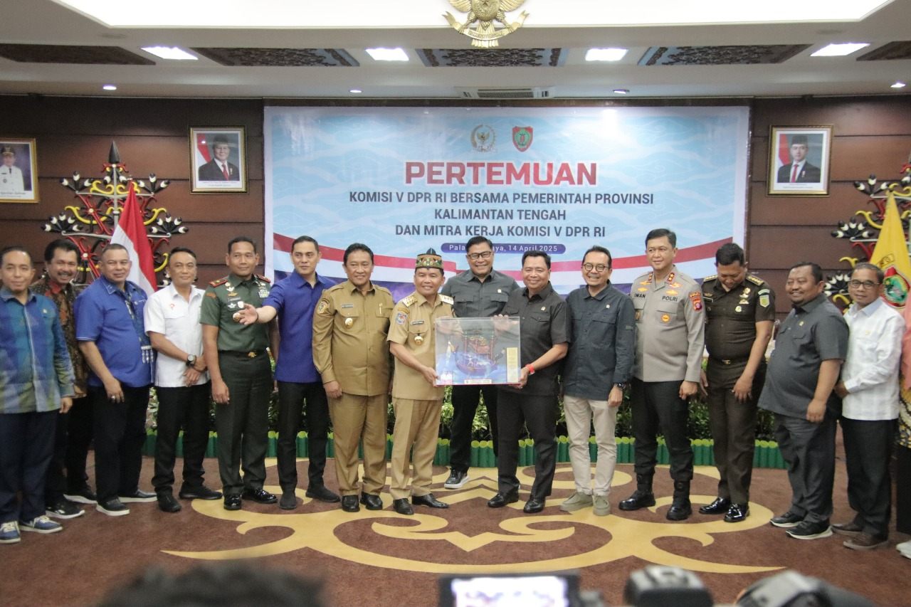 Kadis PMD Prov. Kalteng Turut Hadir dalam Raker Bersama Komisi V DPR RI, Perkuat Sinergi Pemerintah Pusat dan Daerah dalam Pembangunan di Kalteng