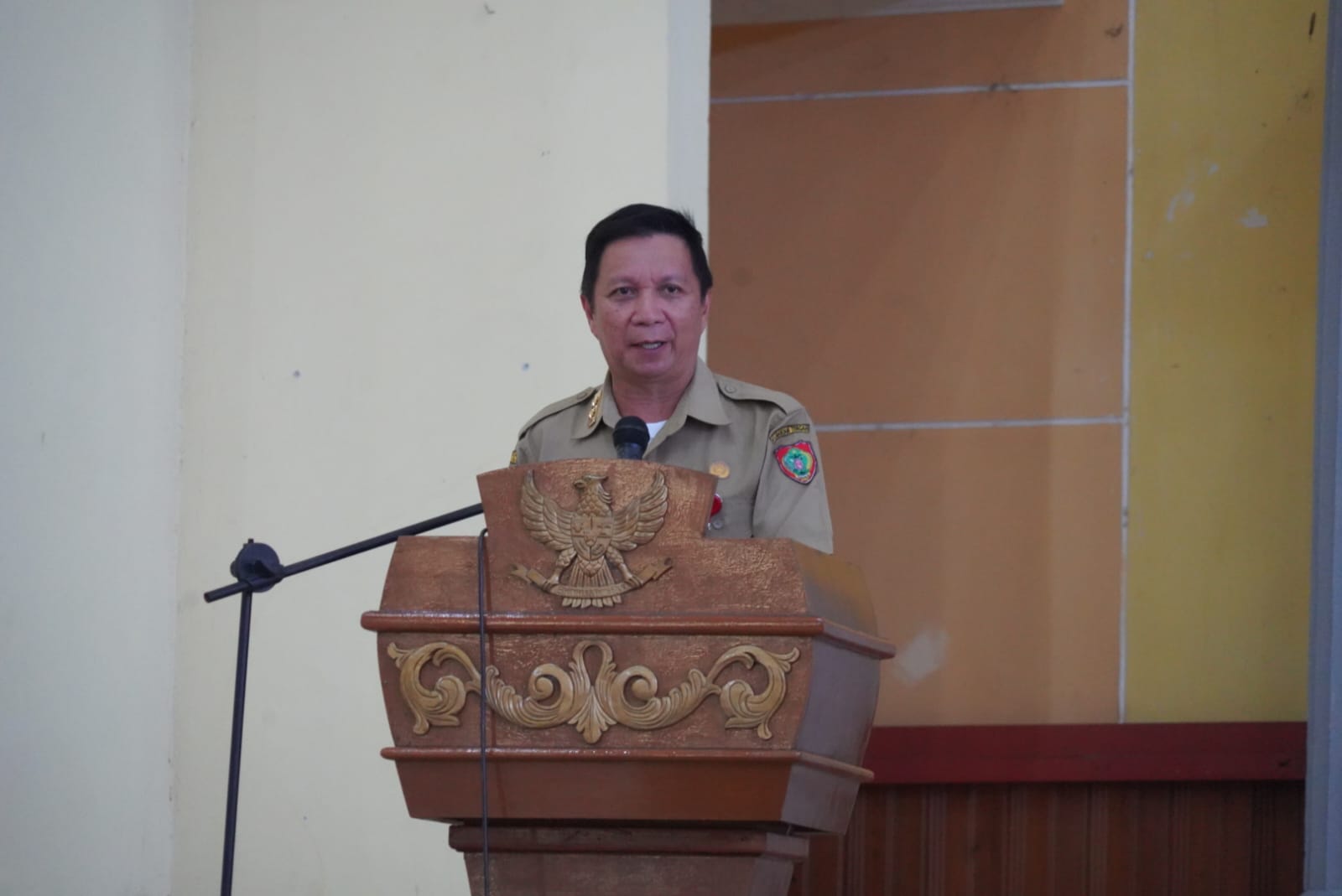 Hadiri Silaturahmi Nasional DEMA Fakultas Syariah dan Hukum se-Indonesia, Sahli Gubernur KSDM Suhaemi : Mahasiswa Harus Mampu Menguasai Teknologi Sebagai Bekal Untuk Membangun Indonesia di Masa Depan