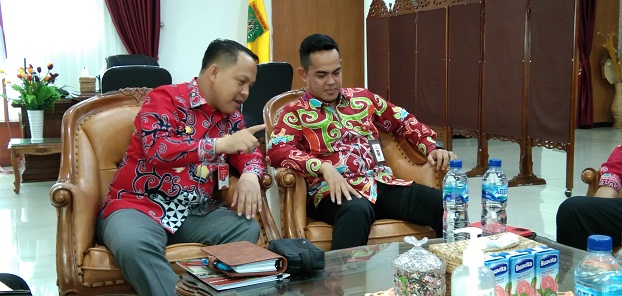 Pj. Bupati Barsel Deddy Winarwan Terima Kunjungan KPID Kalteng