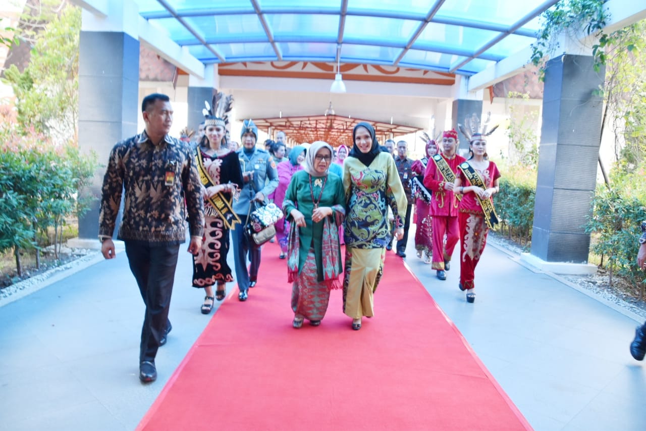 Ibu Mufidah Jusuf Kalla Tiba di Kalimantan Tengah