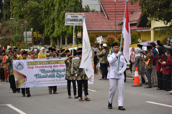 Meski Diguyur Hujan Deras, Pawai Taaruf MTQ ke-53 Berlangsung Meriah