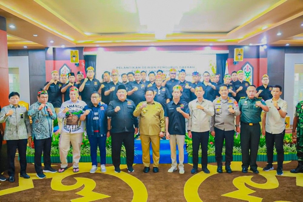 Wakil Gubernur Kalteng Lantik DPD Pemuda Tani, Tekankan Peran Strategis Generasi Muda dalam Swasembada Pangan Nasional