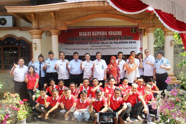 PELETAKAN BATU PERTAMA BAKTI KEPADA NEGERI PASUKAN MERAH PUTIH NARAPIDANA RUTAN KELAS II A PALANGKA RAYA
