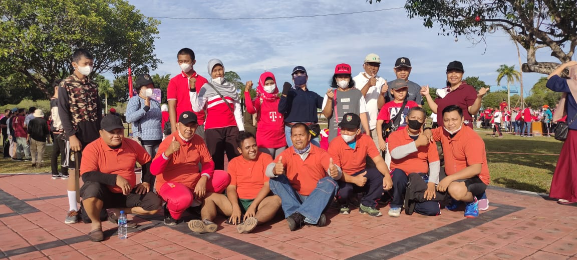 Disbun Prov. Kalteng Juara I Lomba Tarik Tambang