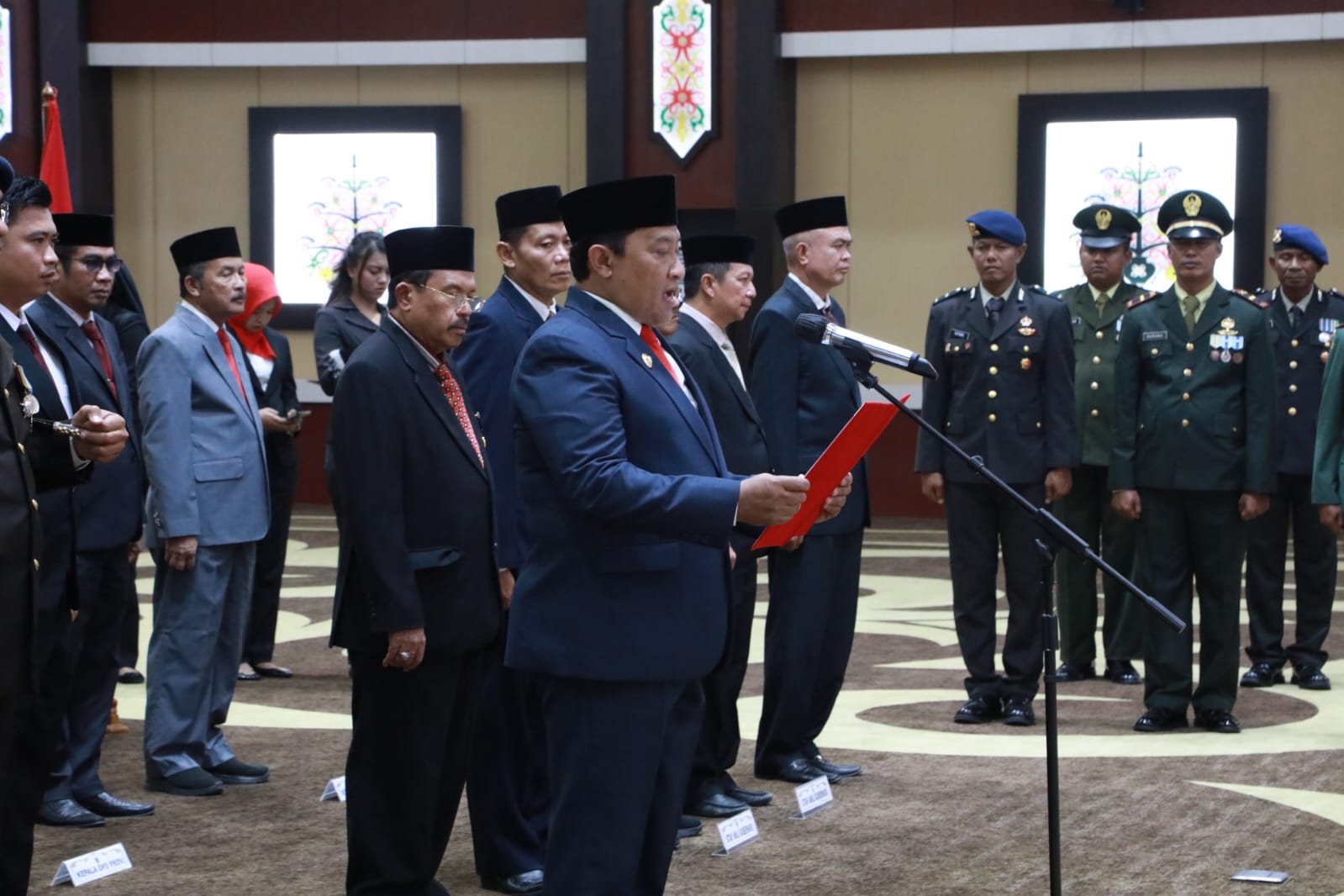 Wagub Edy Pratowo Kukuhkan 54 Pasukan Paskibraka Prov. Kalteng Tahun 2023 
